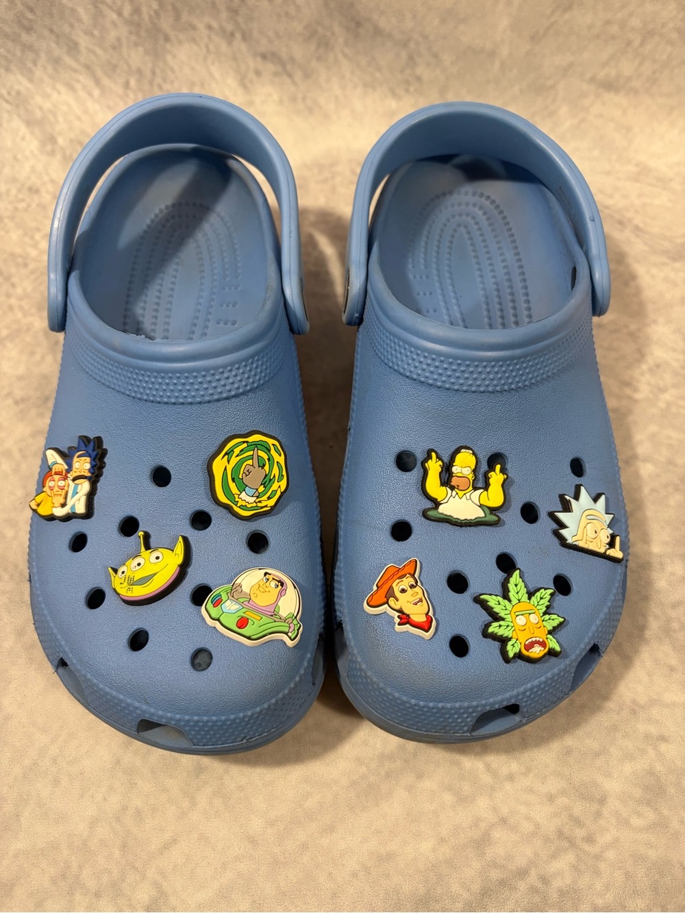 Crocs Classic Clogs Blue With Cartoon Jibbitz Charms Women’s 8 Men’s 6